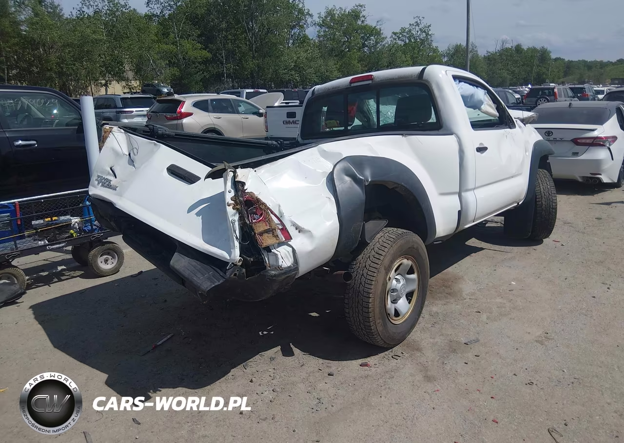 2014 Toyota Tacoma VIN:5TFPX4EN5EX023147 - 4
