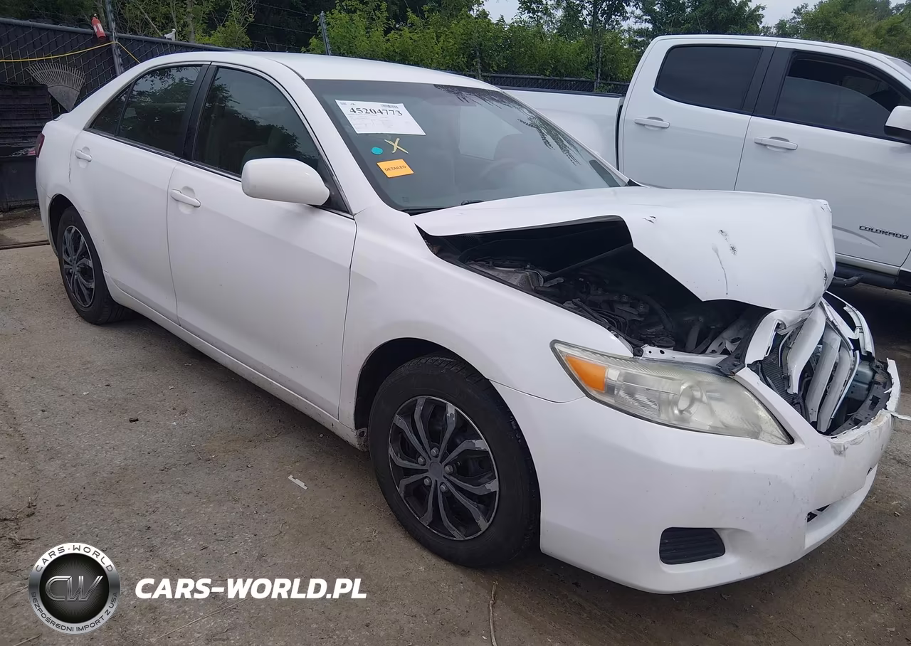 2011 Toyota Camry Le – zdjęcie 1 z 15