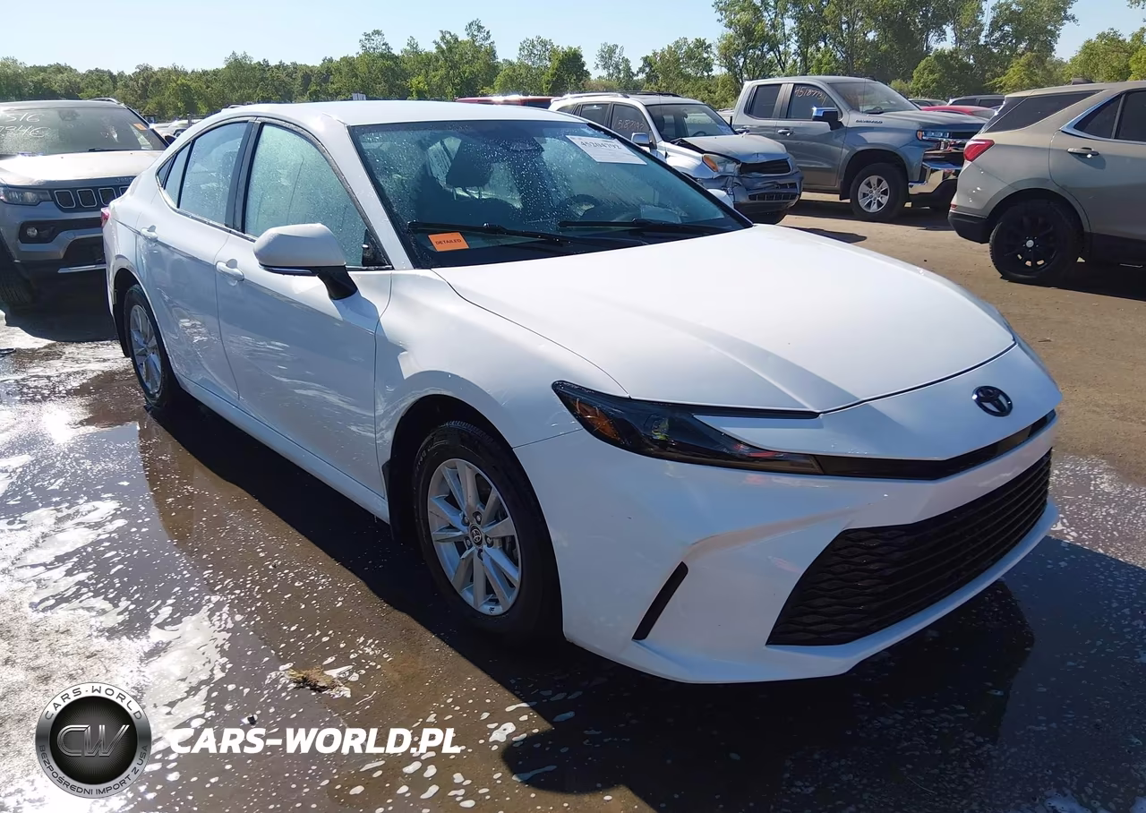 2025 Toyota Camry Le – zdjęcie 1 z 17