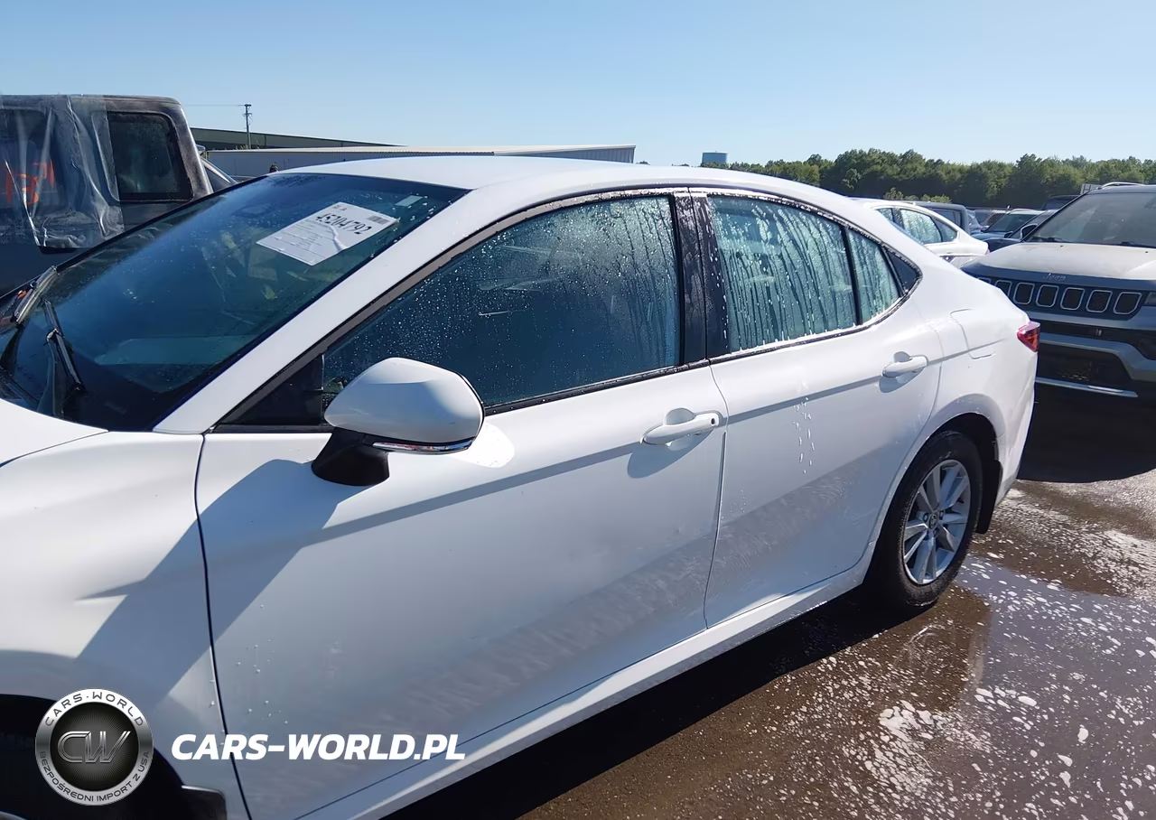 2025 Toyota Camry Le VIN:4T1DAACK1SU508258 - 14