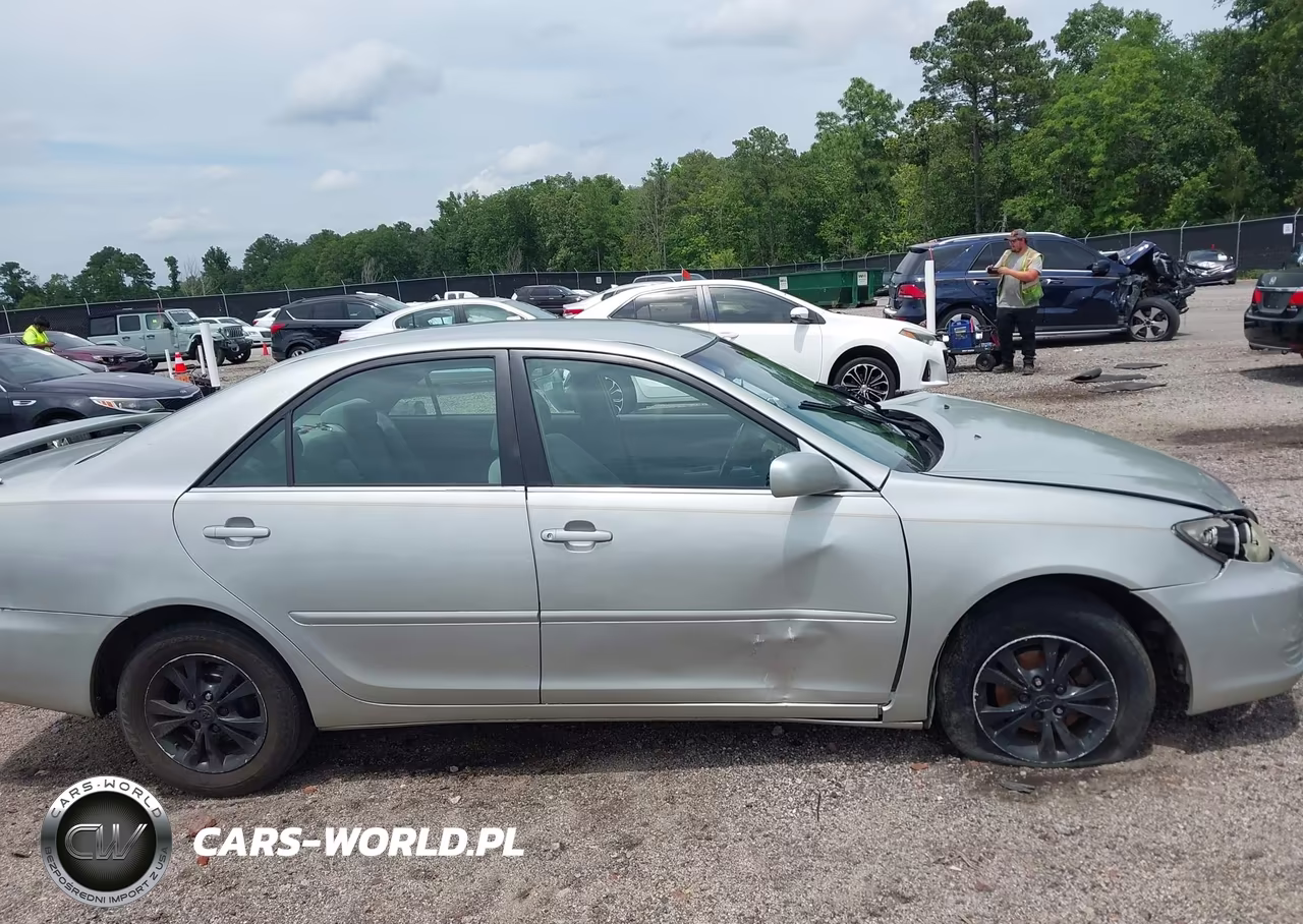 2004 Toyota Camry Le VIN:4T1BE32K04U380204 - 12