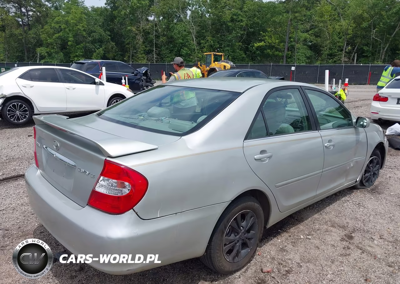 2004 Toyota Camry Le VIN:4T1BE32K04U380204 - 4