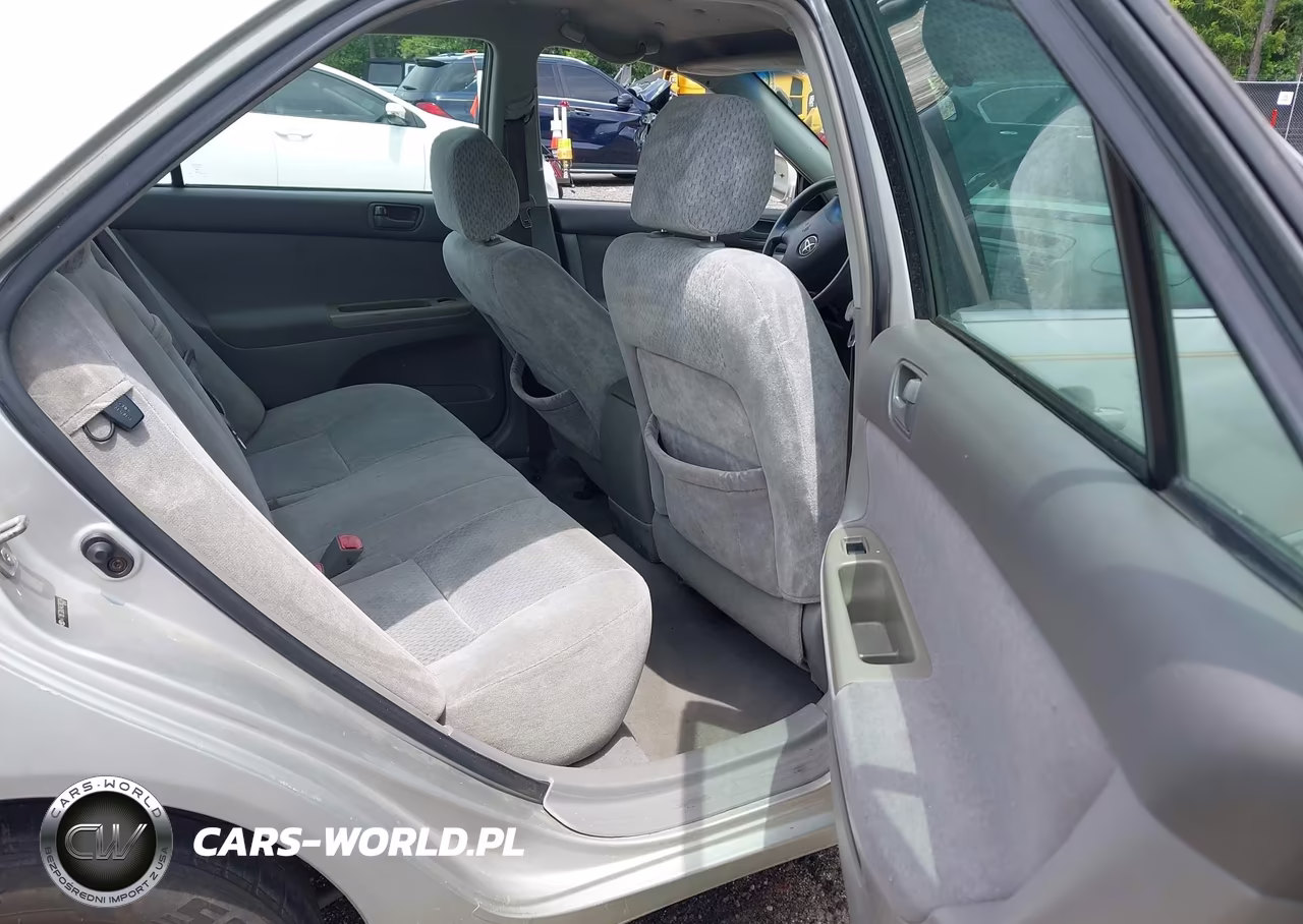 2004 Toyota Camry Le VIN:4T1BE32K04U380204 - 8