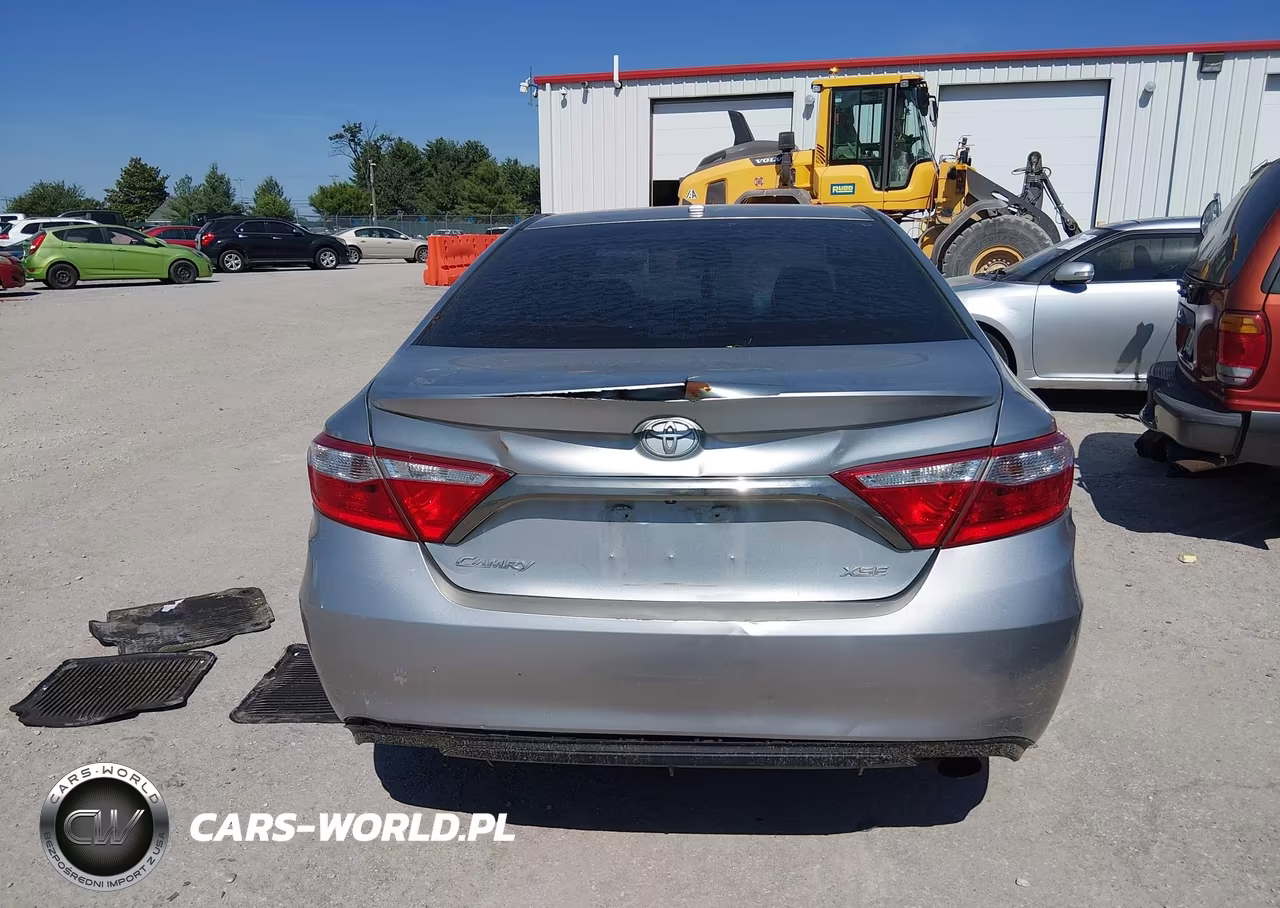 2015 Toyota Camry Xse VIN:4T1BF1FK6FU929516 - 16