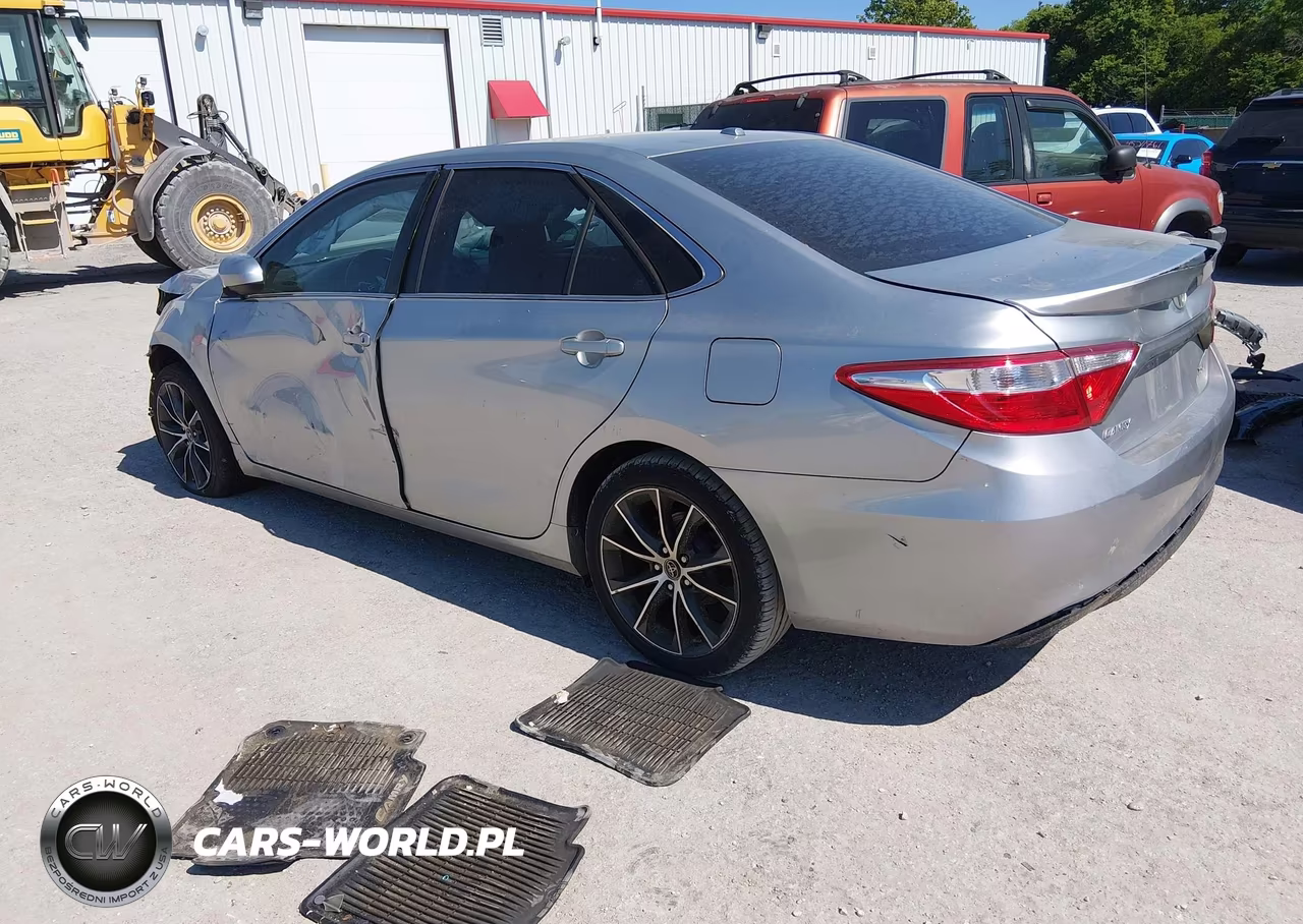 2015 Toyota Camry Xse VIN:4T1BF1FK6FU929516 - 3