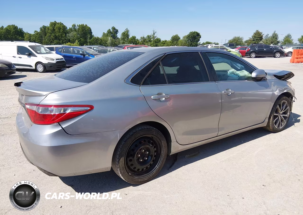 2015 Toyota Camry Xse VIN:4T1BF1FK6FU929516 - 4