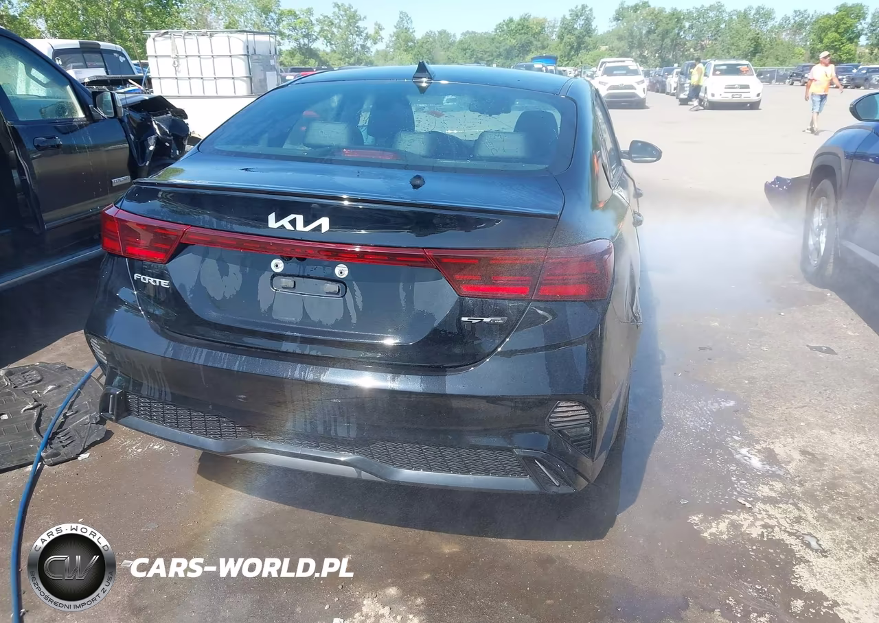2024 Kia Forte Gt-Line VIN:3KPF54AD8RE710496 - 4