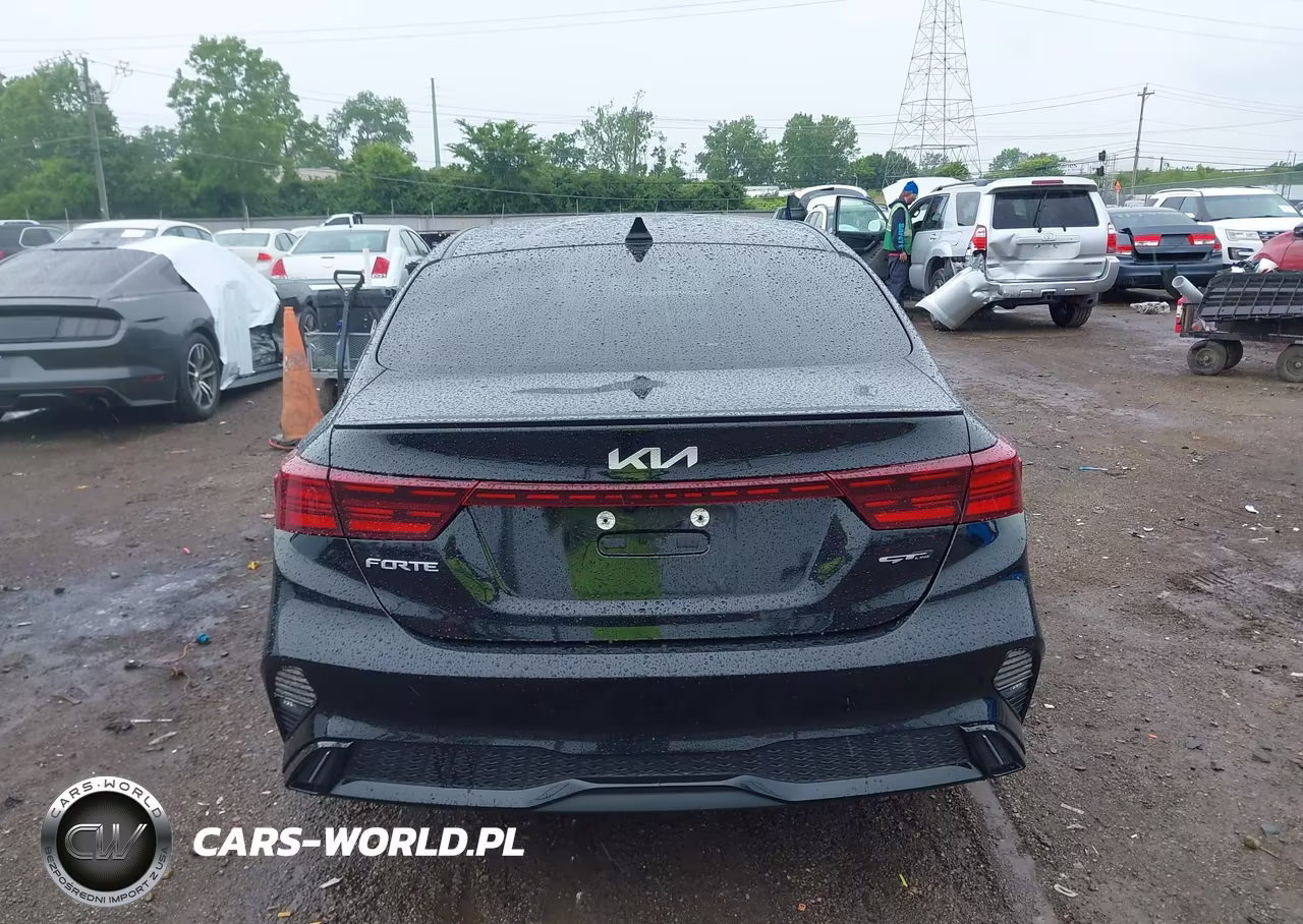 2024 Kia Forte Gt-Line VIN:3KPF54AD4RE830098 - 17