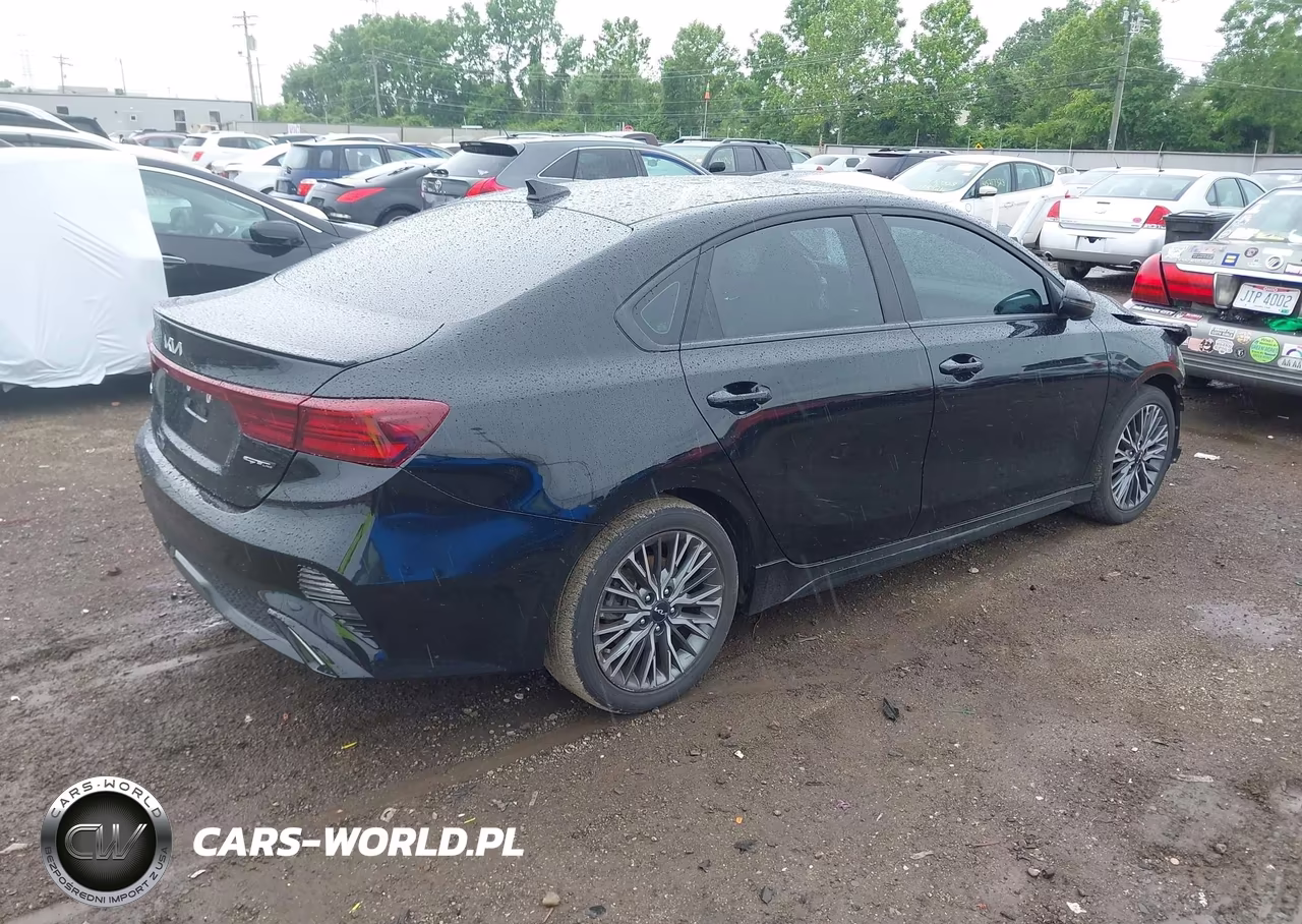 2024 Kia Forte Gt-Line VIN:3KPF54AD4RE830098 - 4