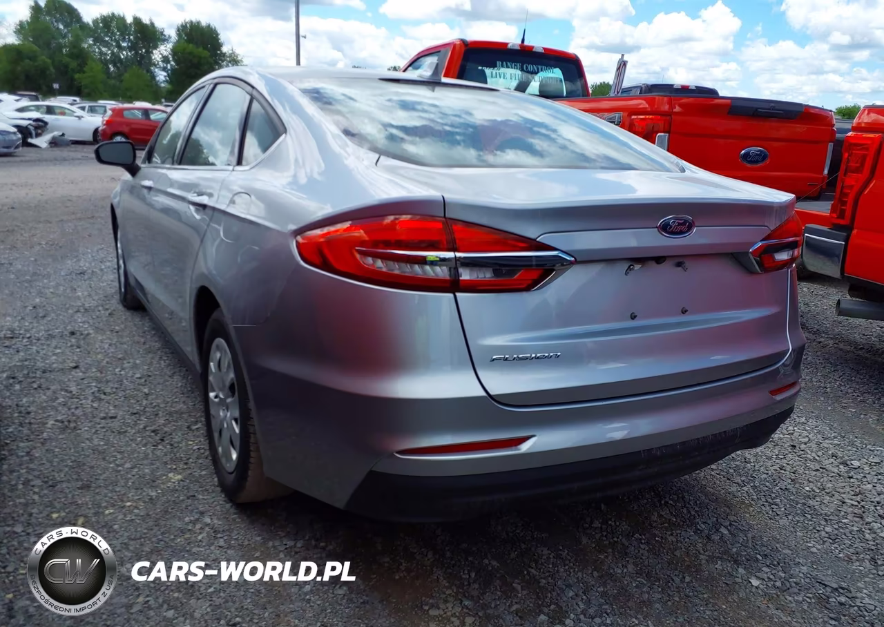 2020 Ford Fusion S VIN:3FA6P0G70LR201576 - 3