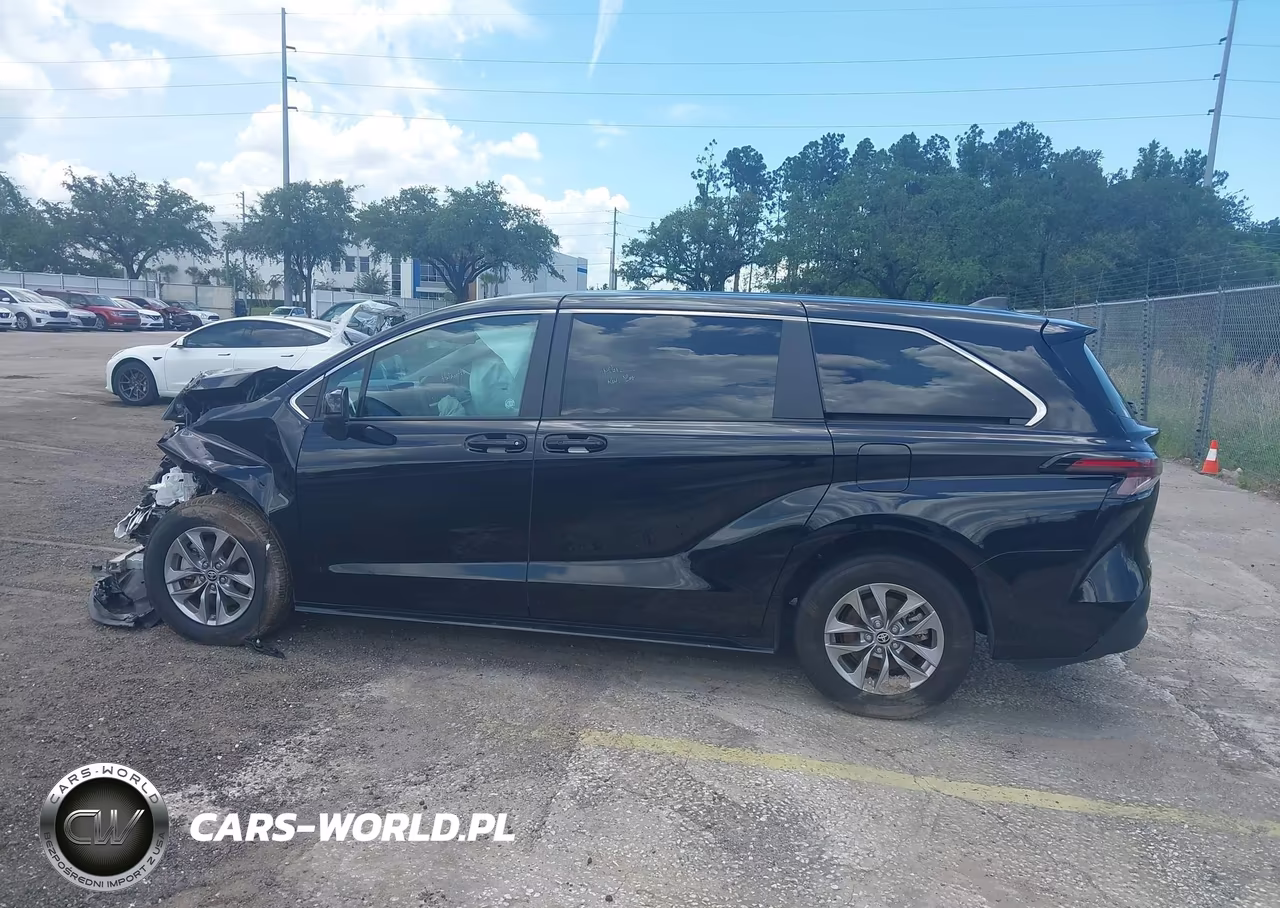 2025 Toyota Sienna Le VIN:5TDKRKEC6SS231823 - 14