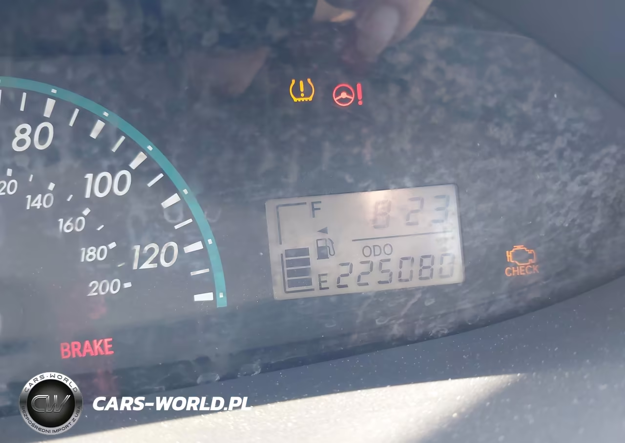 2010 Toyota Yaris VIN:JTDBT4K37A4063783 - 16