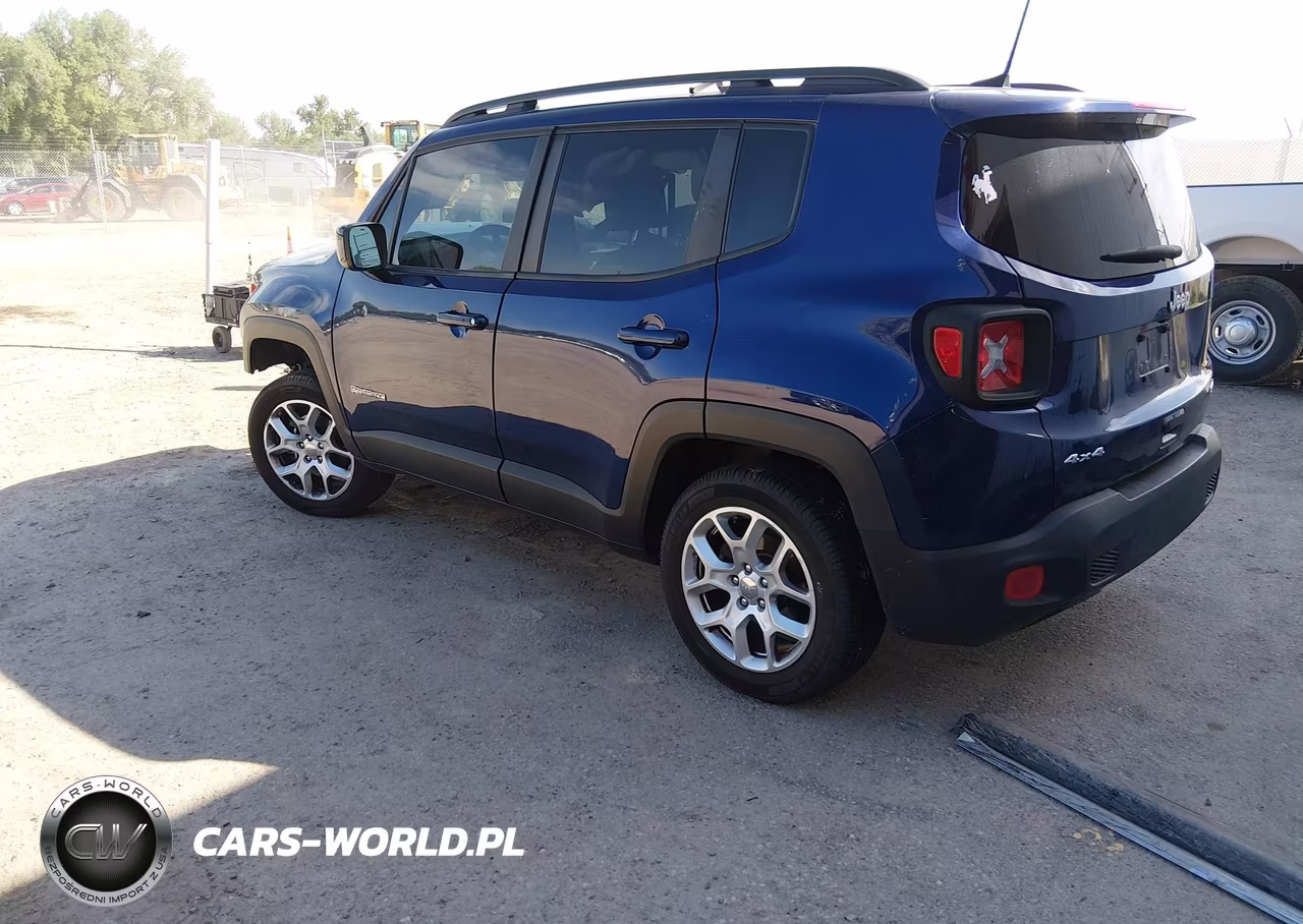 2018 Jeep Renegade Latitude 4X4 VIN:ZACCJBBB0JPG80594 - 3