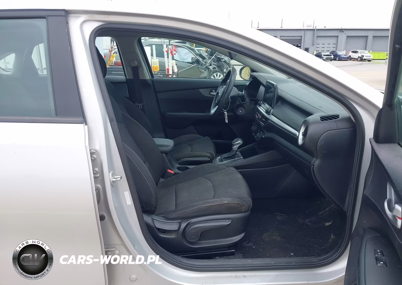 2019 Kia Forte Lxs VIN:3KPF24AD1KE075362 - 5