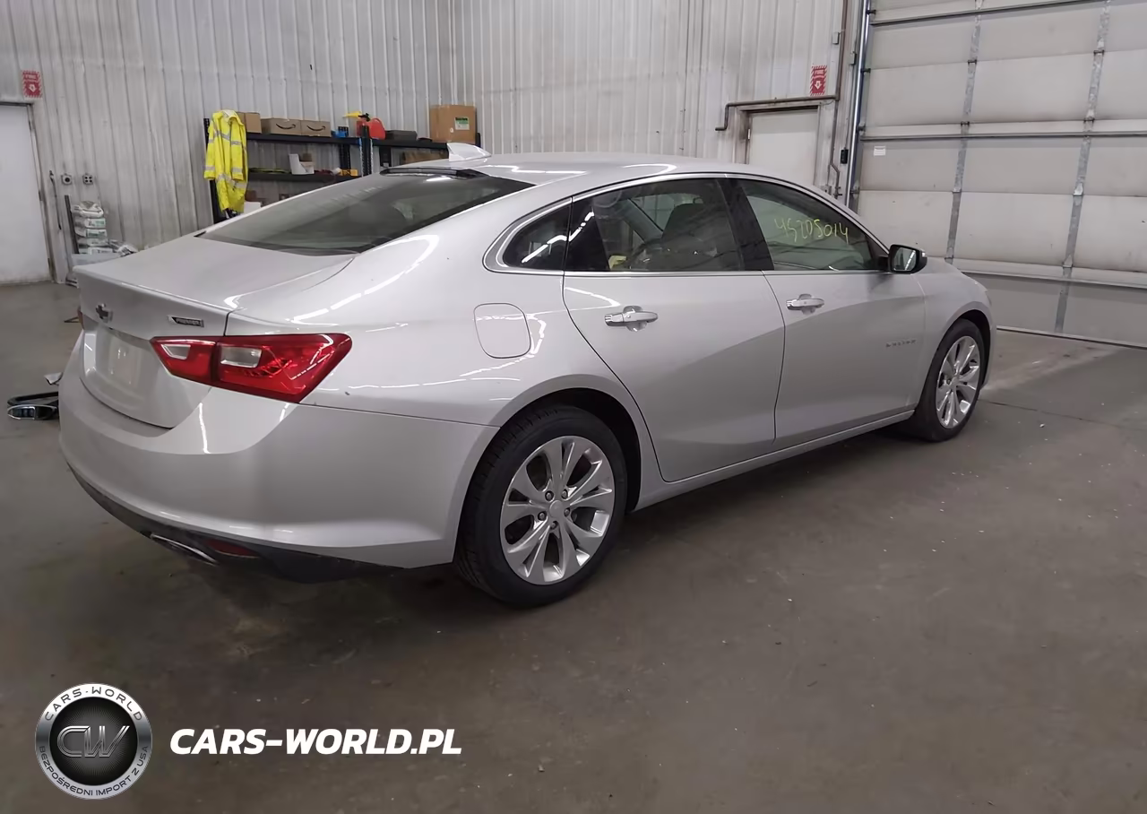 2018 Chevrolet Malibu Premier VIN:1G1ZE5SX0JF197968 - 4