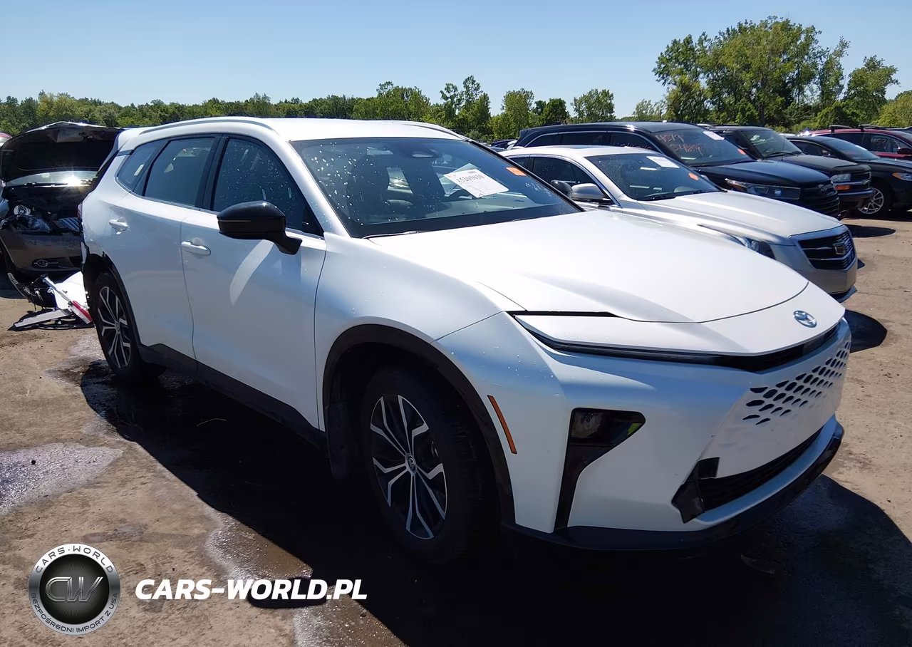 2025 Toyota Crown Signia Xle – zdjęcie 1 z 17