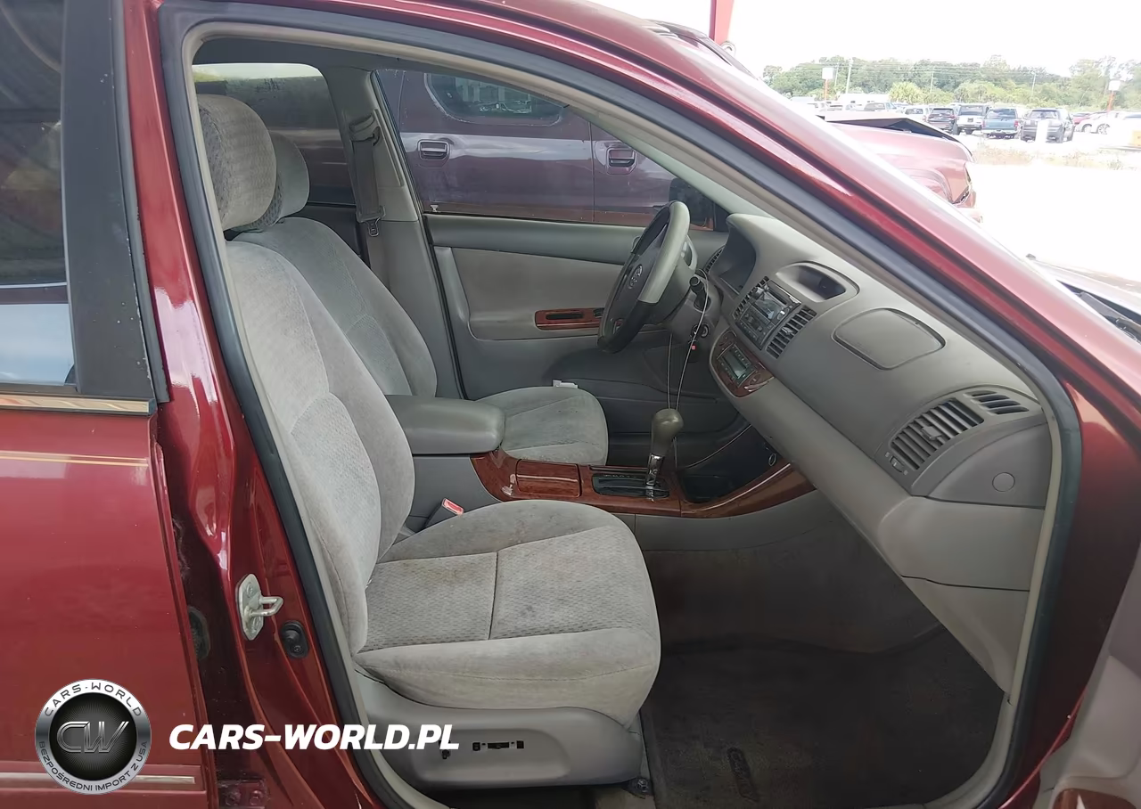2002 Toyota Camry Xle VIN:4T1BE32K82U084747 - 5