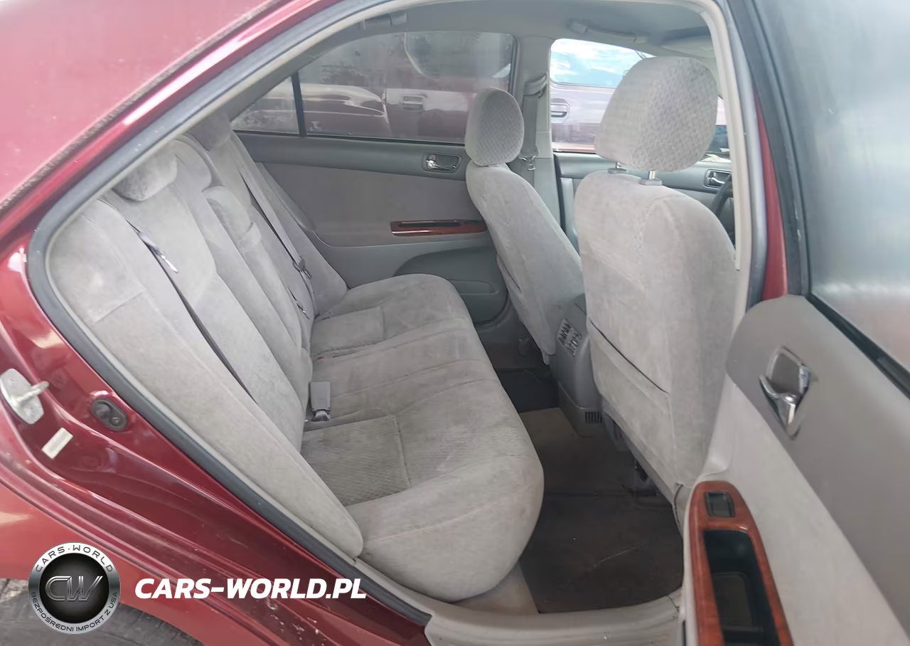 2002 Toyota Camry Xle VIN:4T1BE32K82U084747 - 8
