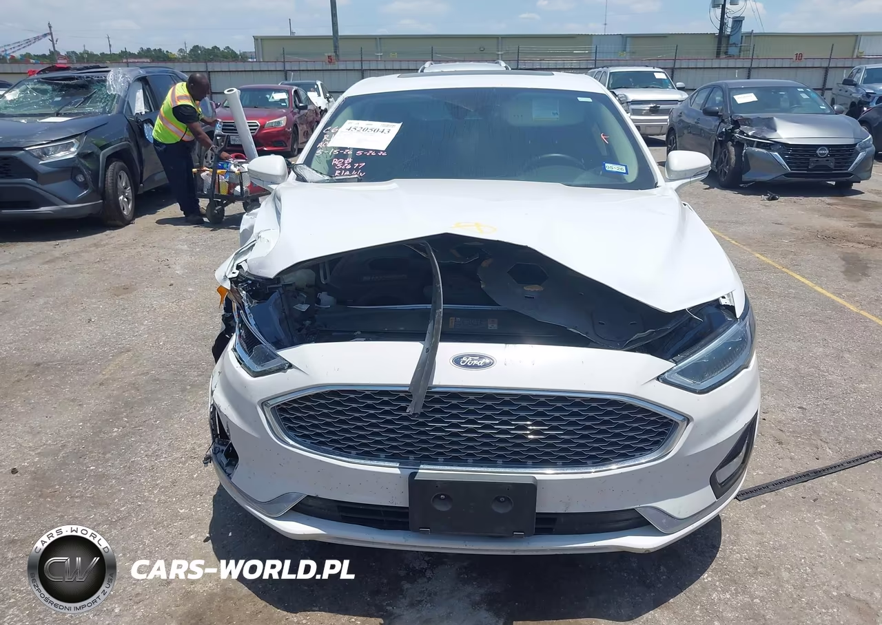 2019 Ford Fusion Hybrid Titanium VIN:3FA6P0RU7KR273392 - 13