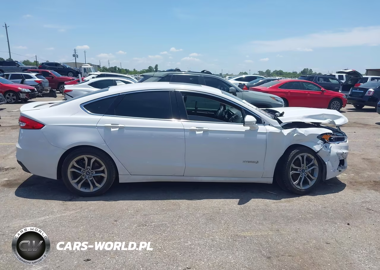 2019 Ford Fusion Hybrid Titanium VIN:3FA6P0RU7KR273392 - 14