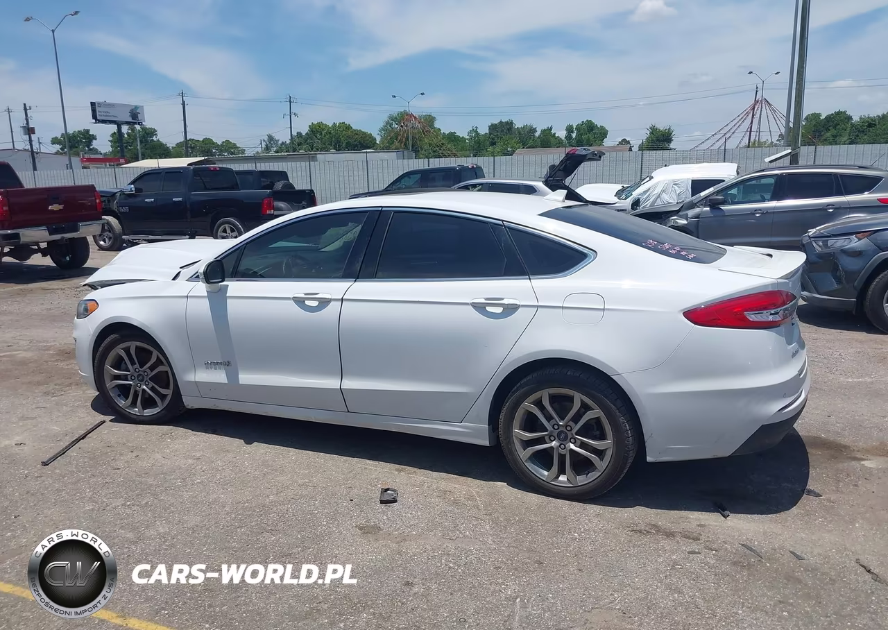 2019 Ford Fusion Hybrid Titanium VIN:3FA6P0RU7KR273392 - 15