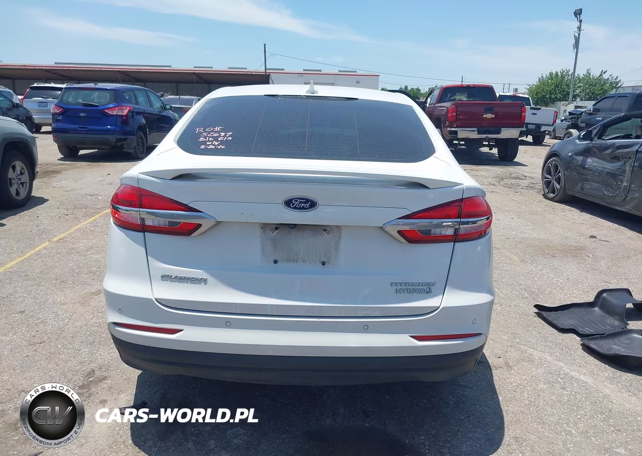 2019 Ford Fusion Hybrid Titanium VIN:3FA6P0RU7KR273392 - 17