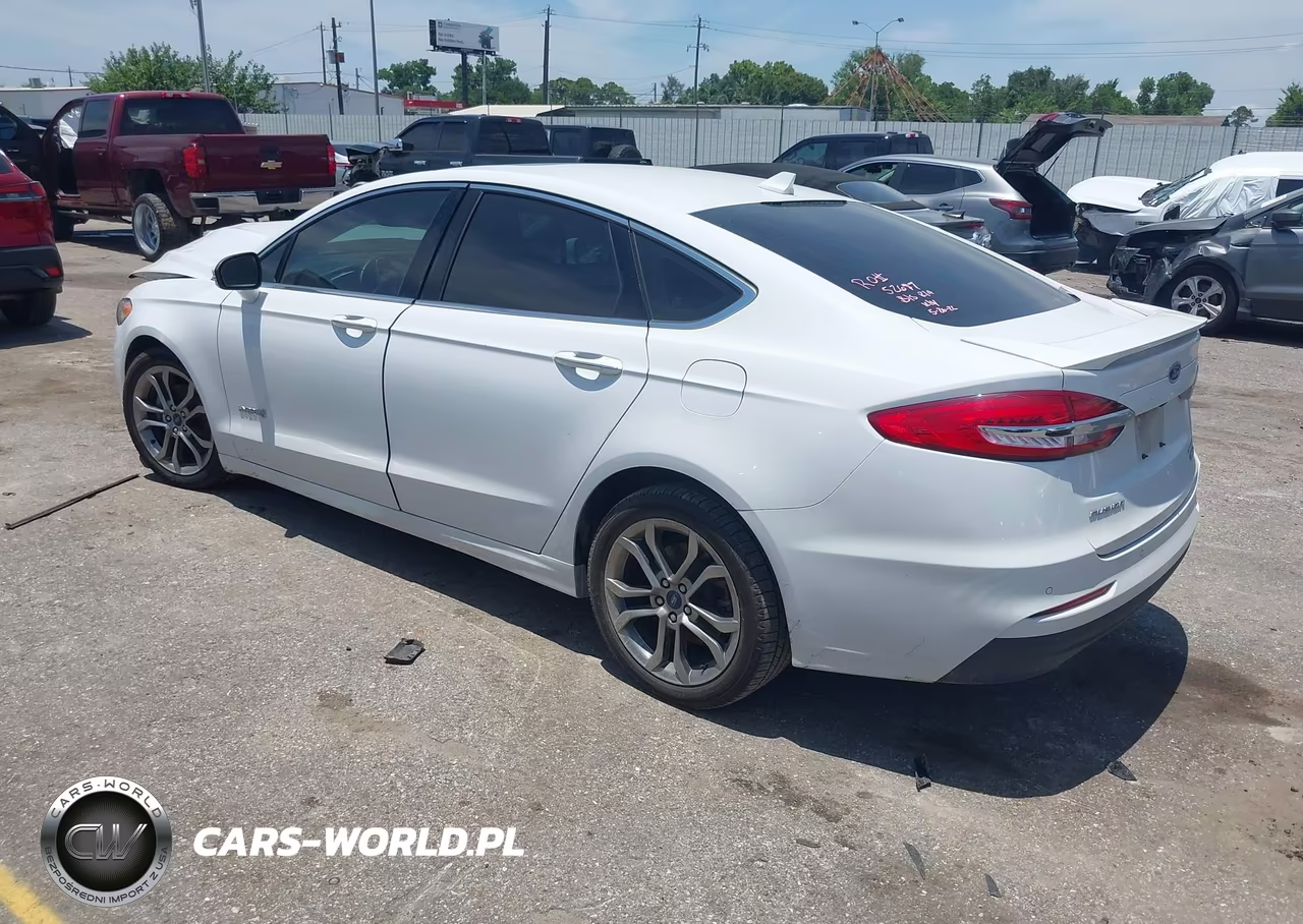 2019 Ford Fusion Hybrid Titanium VIN:3FA6P0RU7KR273392 - 3