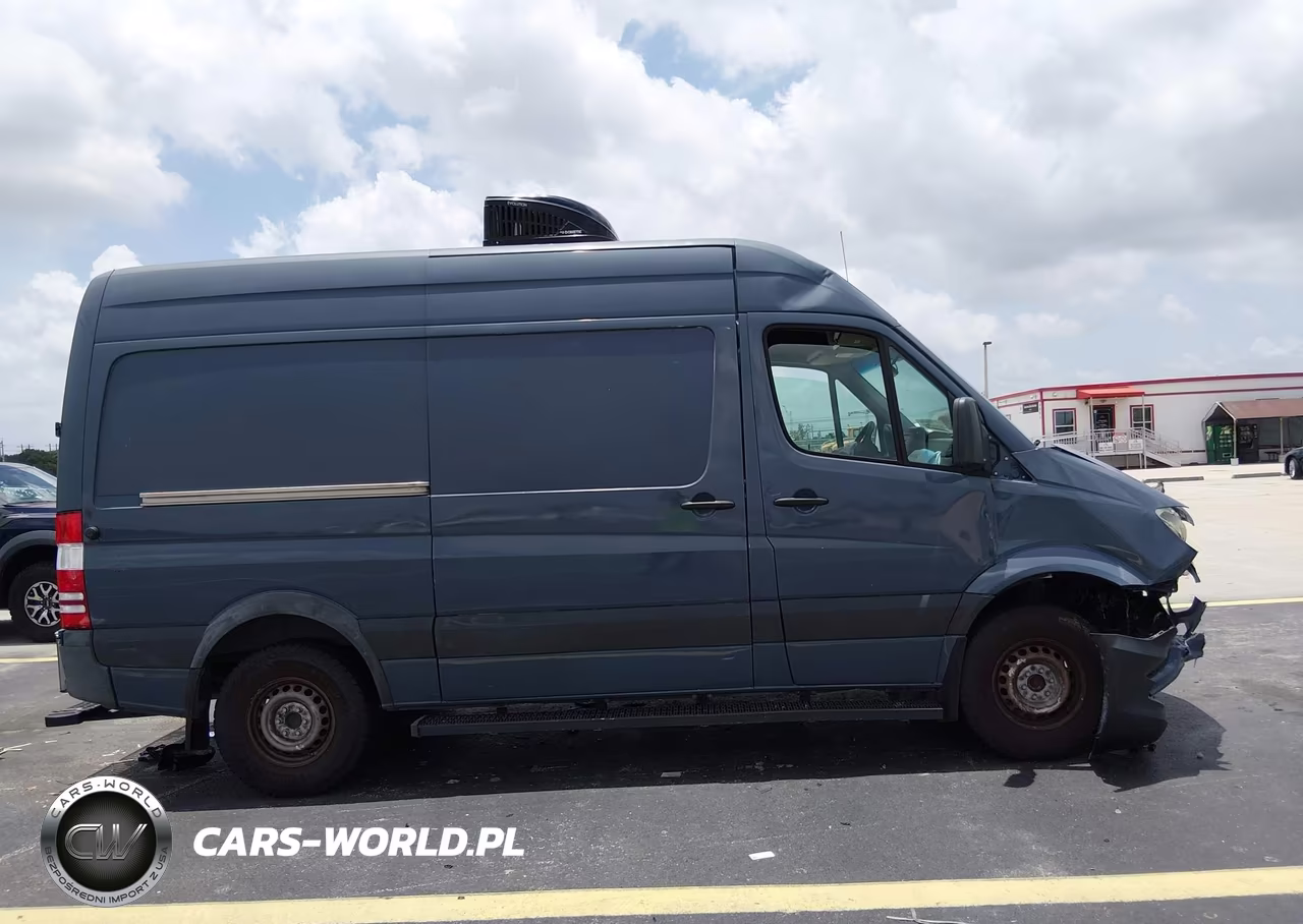 2018 Mercedes-Benz Sprinter 2500 Standard Roof V6 VIN:WD3PE7CD6JP632981 - 13