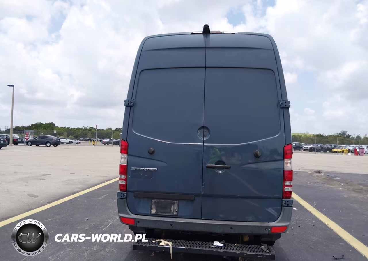 2018 Mercedes-Benz Sprinter 2500 Standard Roof V6 VIN:WD3PE7CD6JP632981 - 16