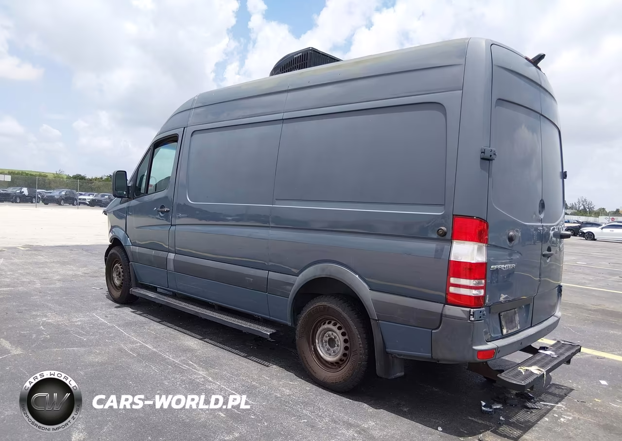 2018 Mercedes-Benz Sprinter 2500 Standard Roof V6 VIN:WD3PE7CD6JP632981 - 3