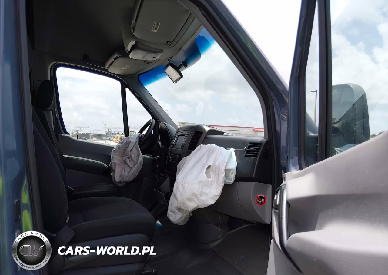 2018 Mercedes-Benz Sprinter 2500 Standard Roof V6 VIN:WD3PE7CD6JP632981 - 5