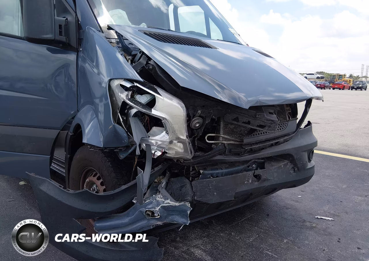 2018 Mercedes-Benz Sprinter 2500 Standard Roof V6 VIN:WD3PE7CD6JP632981 - 6