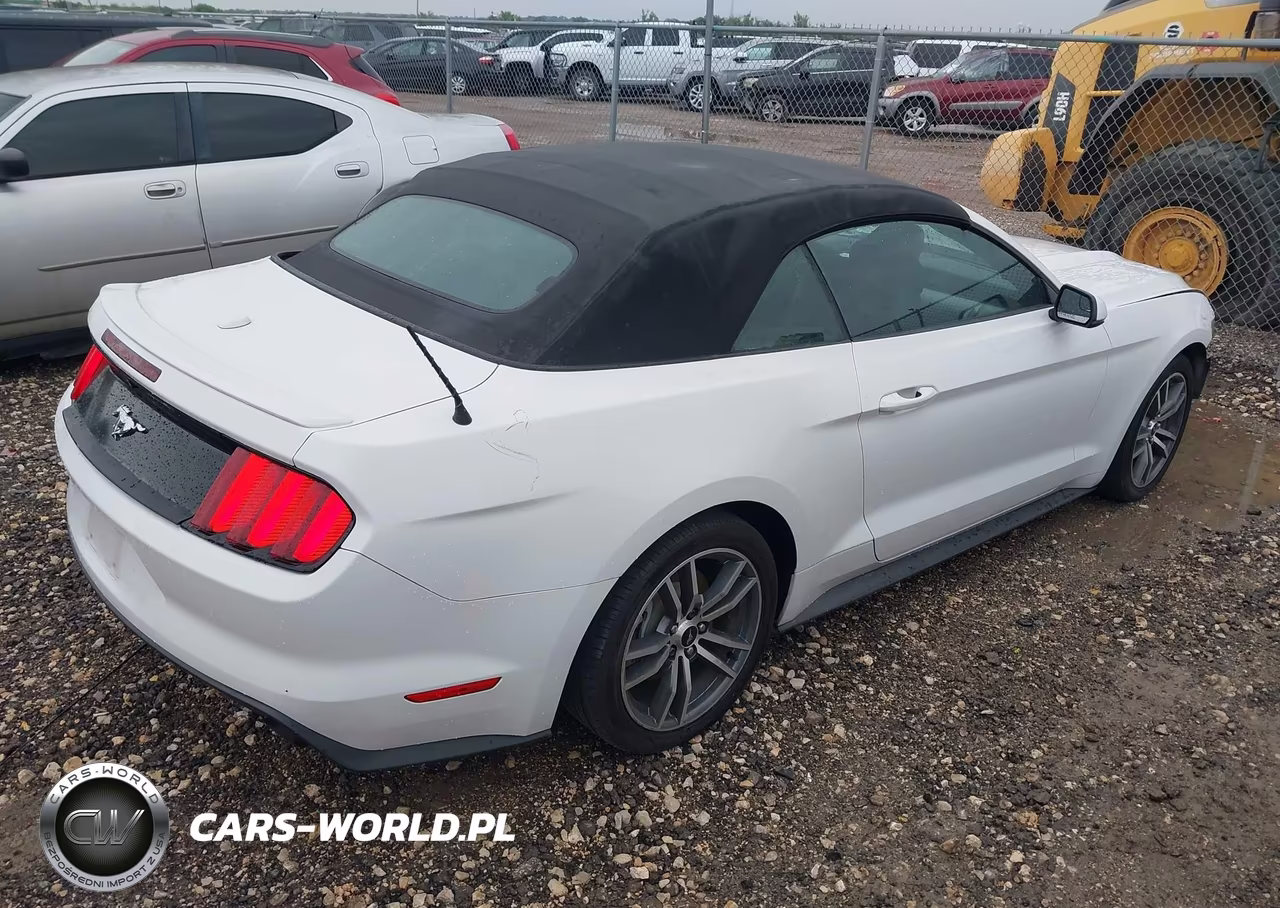 2015 Ford Mustang Ecoboost Premium VIN:1FATP8UH0F5352729 - 4