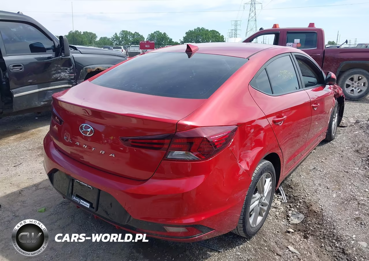 2019 Hyundai Elantra Sel VIN:5NPD84LF5KH415449 - 4