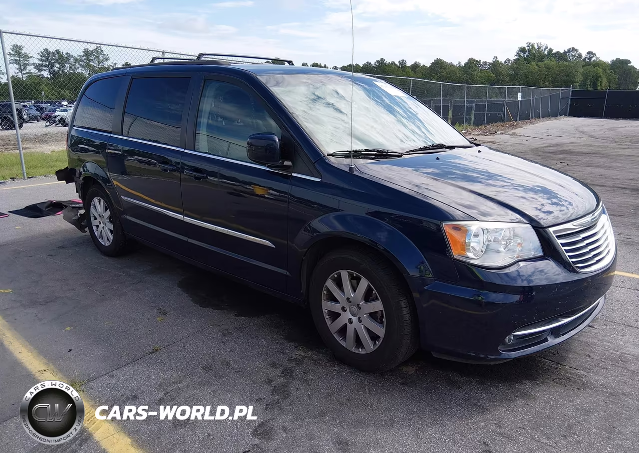 2015 Chrysler Town & Country Touring – zdjęcie 1 z 11
