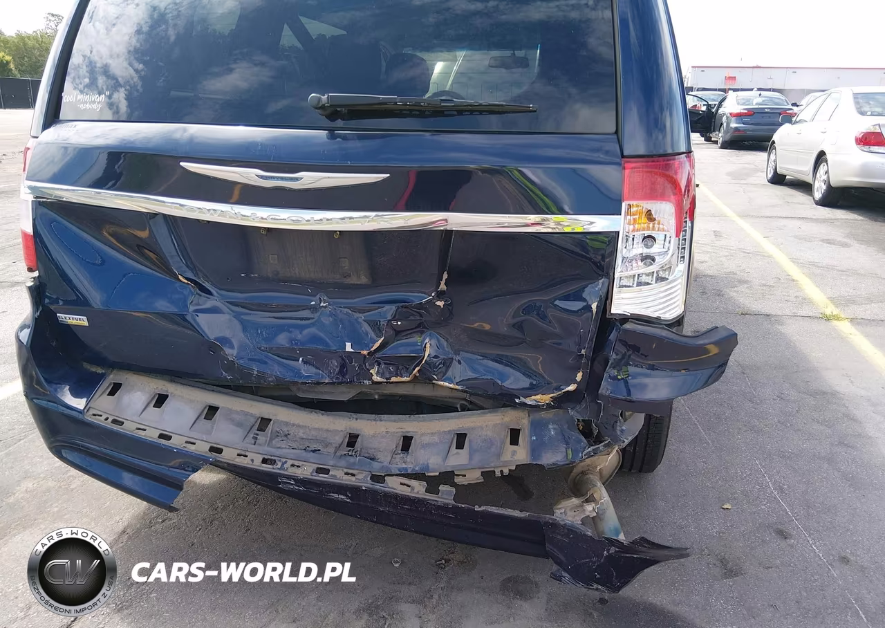2015 Chrysler Town & Country Touring VIN:2C4RC1BG5FR570900 - 6
