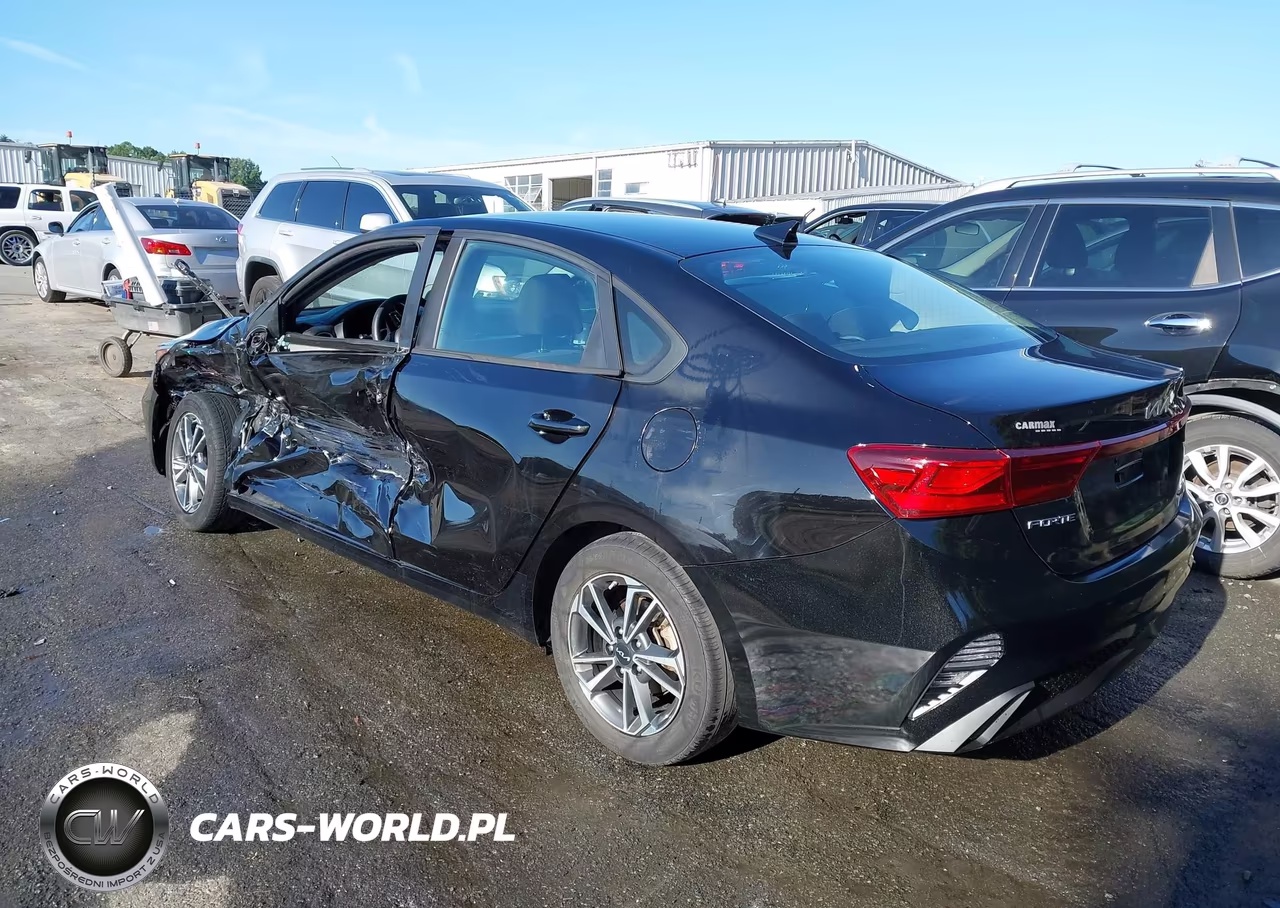 2023 Kia Forte Lxs VIN:3KPF24AD2PE642962 - 3