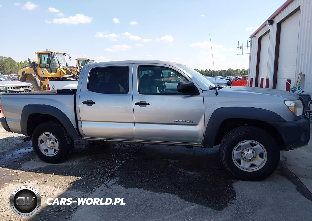 2014 Toyota Tacoma Base V6 VIN:3TMLU4EN3EM158933 - 15