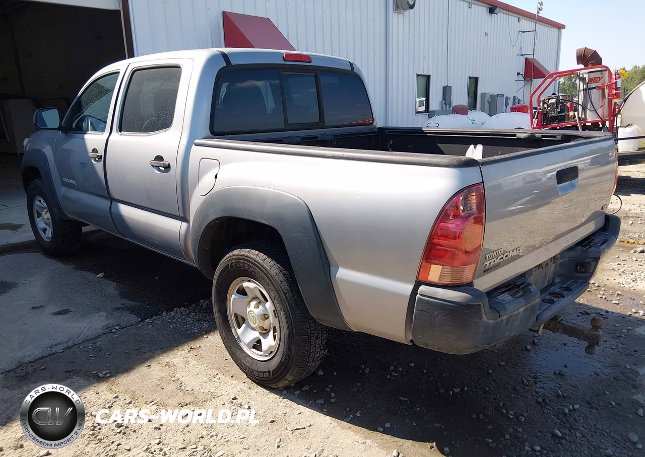 2014 Toyota Tacoma Base V6 VIN:3TMLU4EN3EM158933 - 3