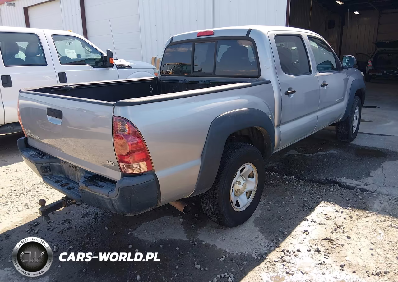 2014 Toyota Tacoma Base V6 VIN:3TMLU4EN3EM158933 - 4