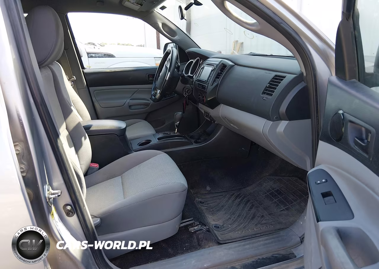 2014 Toyota Tacoma Base V6 VIN:3TMLU4EN3EM158933 - 5