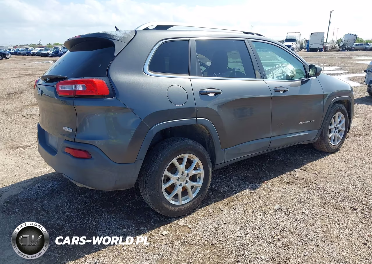 2014 Jeep Cherokee Latitude VIN:1C4PJMCS2EW206165 - 4