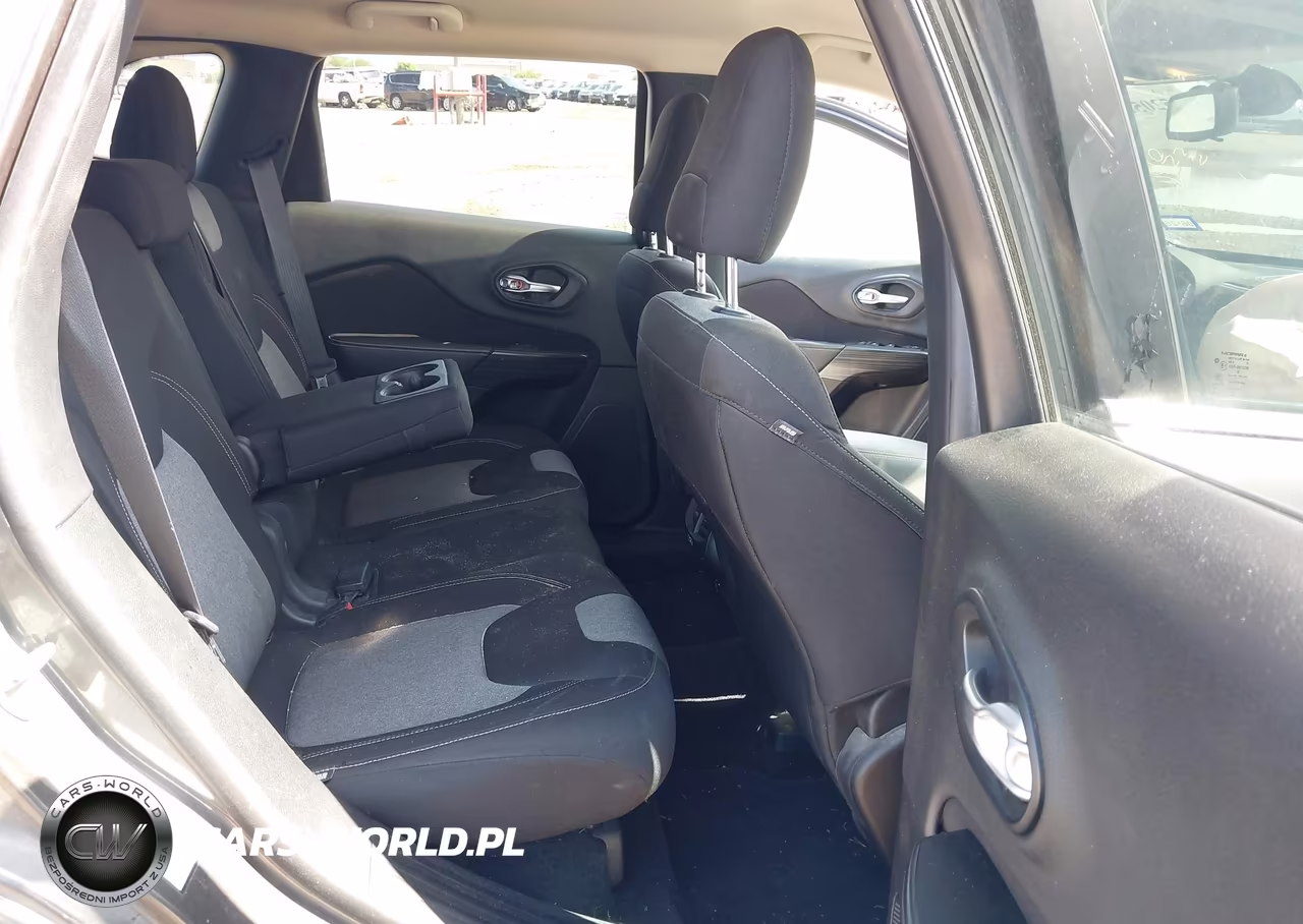 2014 Jeep Cherokee Latitude VIN:1C4PJMCS2EW206165 - 8