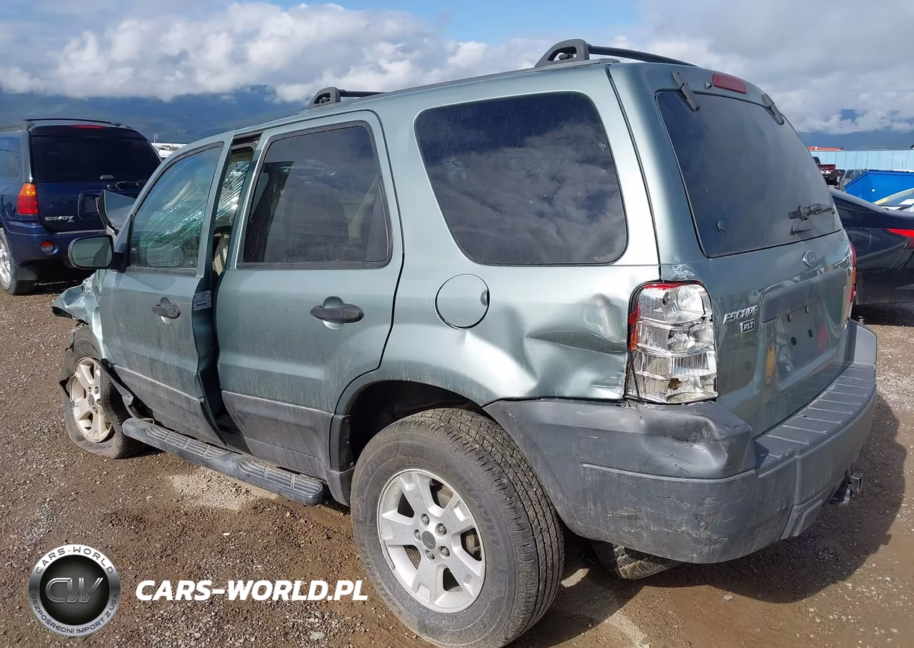 2005 Ford Escape Xlt VIN:1FMYU03135KD40102 - 3