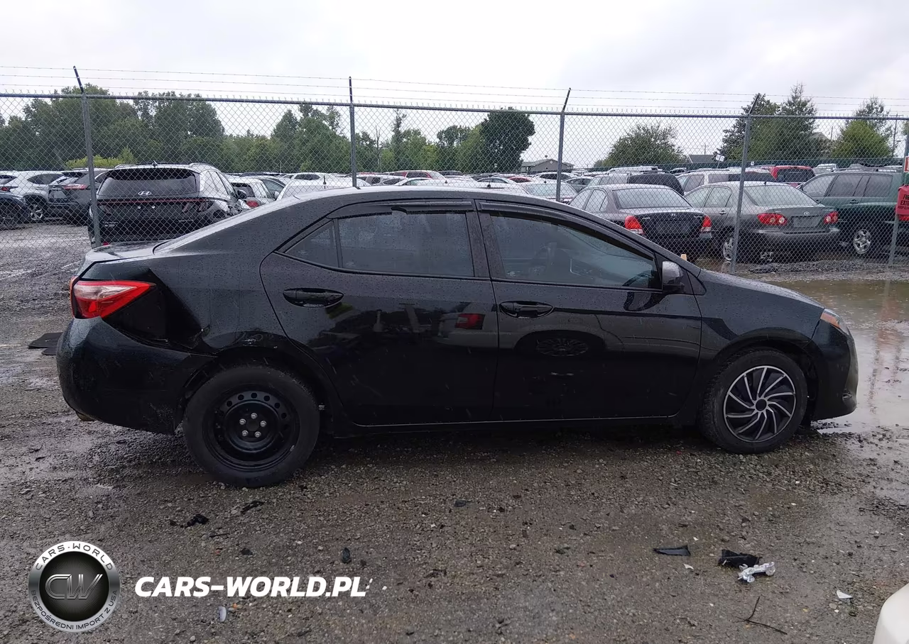 2017 Toyota Corolla Le VIN:2T1BURHE1HC943887 - 13