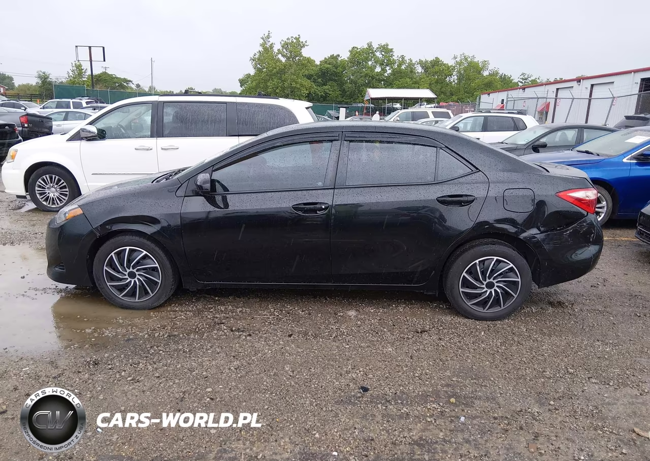 2017 Toyota Corolla Le VIN:2T1BURHE1HC943887 - 14