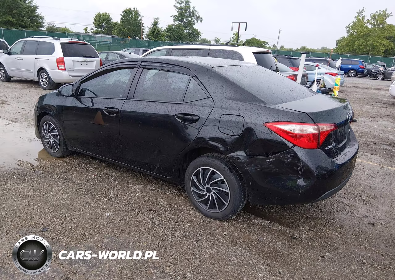 2017 Toyota Corolla Le VIN:2T1BURHE1HC943887 - 3