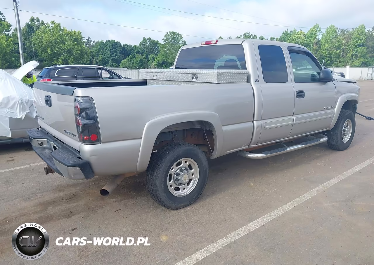 2005 Chevrolet Silverado 2500Hd Ls VIN:1GCHC29U05E209518 - 4
