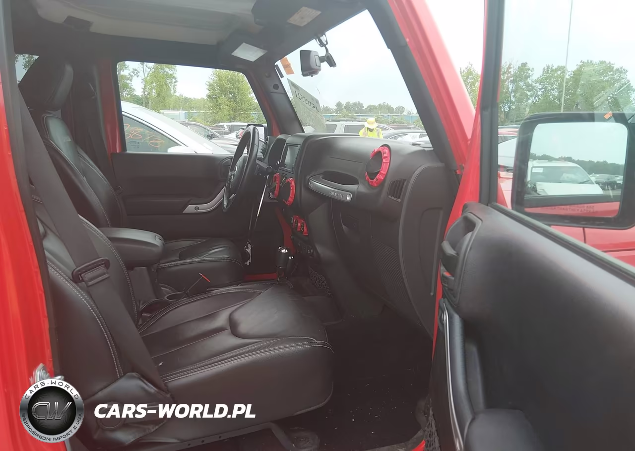 2018 Jeep Wrangler Jk Unlimited Sahara 4X4 VIN:1C4BJWEG2JL821390 - 5