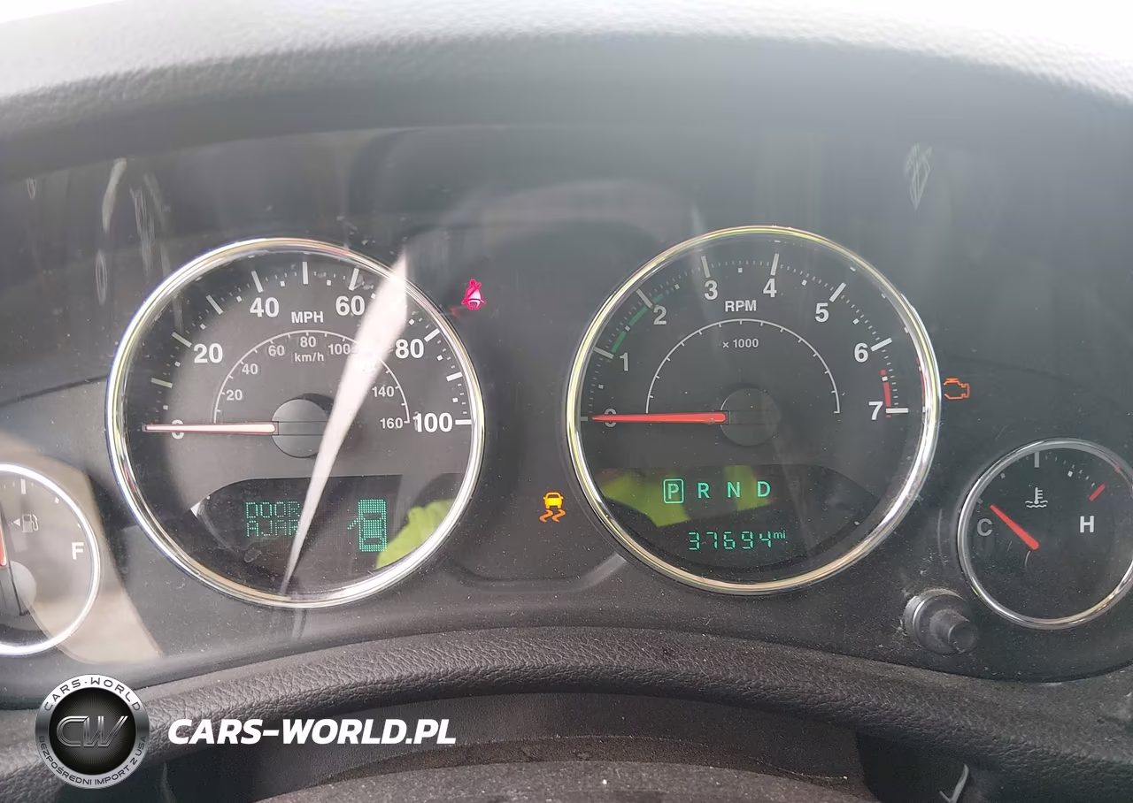 2018 Jeep Wrangler Jk Unlimited Sahara 4X4 VIN:1C4BJWEG2JL821390 - 7